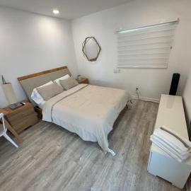 Central location, hotel in Cutler Bay
