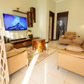 Urban Oasis located at Kyebando Nsooba, hotel i Kyebando
