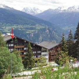 Apartment Ski-in Wohnung in Anzere mit Parkplatz by Interhome