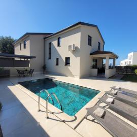 Villa Anika