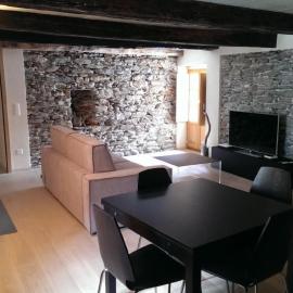Apartment Corte delle Camelie - Wohnung im Erdgeschoss by Interhome，維拉的飯店