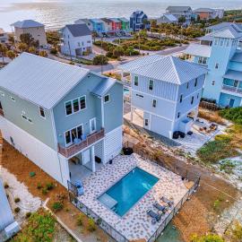 NEW- 3 bedroom Private Pool North Cape