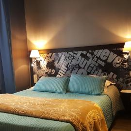 Café Hôtel de l'Avenir: Saint-Ouen şehrinde bir otel