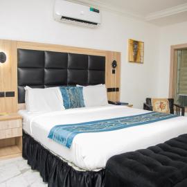 Golden Tulip Hotel, hotel i Asaba