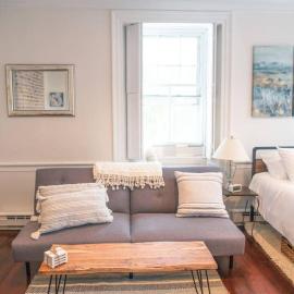 1742 Marblehead Studio|Minutes to Salem|Parking