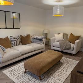 Contractor 4 Bed 3 Bath House Near Airport Parking Barry Island with Parking、Rhooseのホテル