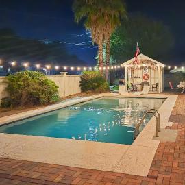 Tybee Island Gem: Spacious Home w/ Private Pool, Hotel in Tybee Island