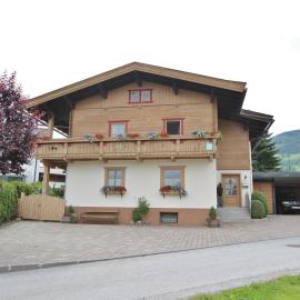 Apartment in Walchen near Ski Slopes, hotelli kohteessa Walchen