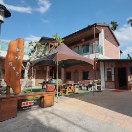 Red brick 642 B&B