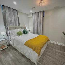 Your cozy Caribbean-inspired basement stay just 1 hour north of Toronto – hotel w mieście Alliston