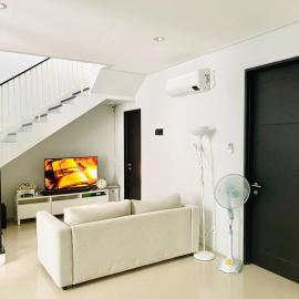 Cozy Room Near Pakuwon Mall