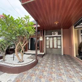 Homestay Aesthetic Jogja, hotel v destinácii Gondowulung