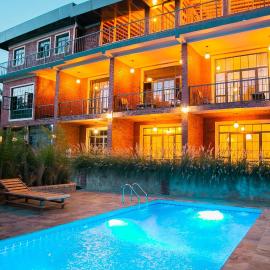 Zondela House, hotel a Nkoanrua