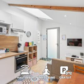 Maisonnette indépendante -Terrasse privative - parking gratuit، فندق في فيرتو
