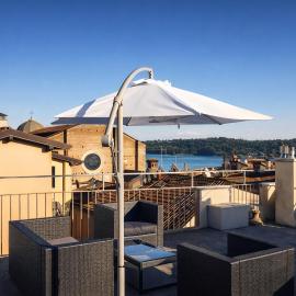 Top floor with terrace and lake-view solarium