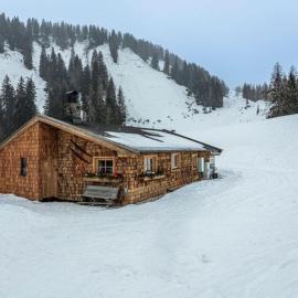 Almhütte Bairau Kaser, viešbutis mieste Loferis