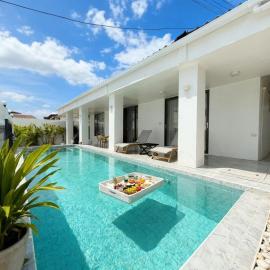 Q8-Luxury Pool Villa with Mahjong near Terminal 21, hotel in North Pattaya