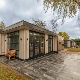 Lodge I stijlvol en luxe 6 persoons chalet, hótel í Zennewijnen