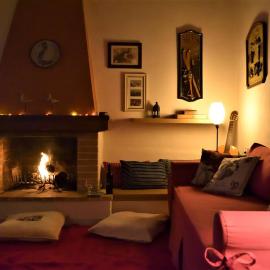 Holiday Cottage, hotel in Lílaia