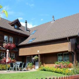 Apartment Gemütliche und geräumige Ferienwohnung by Interhome, хотел в Nesslau