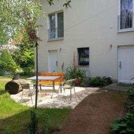 Holiday Home Moderne Maisonette-Wohnung mit Terrasse by Interhome, hotel din Berlin