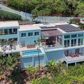 Good Vibes Only Ocean Villa-Views/Pool/Sundeck/Fun, Hotel in St Thomas