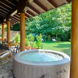 Villa Amabel immersa in un parco naturale tra Lecco e Como