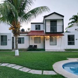 Casa de 4 habitaciones con alberca, hôtel à Barrio Nuevo