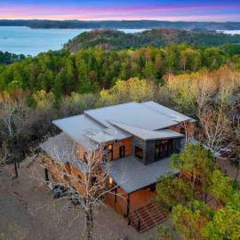 Wonderstruck Lodge-#1LakeViews-5Ksqft-HikeToRiver