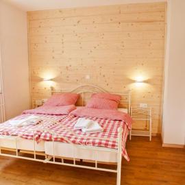 Apartment Rollstuhlgerechte Ferienwohnung Rotkäppchen by Interhome
