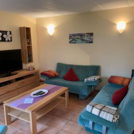 Holiday Home am Wasser mit Terrasse und Kaminofen by Interhome、レヒリンのホテル