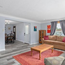 2BR Main Level Near Lake Pepin & Venues - Primrose, hotel v destinácii Pepin