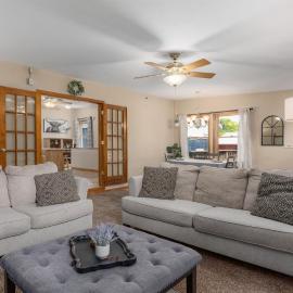 2BR Condo by Lake w Deck, Jetted Tub - Raindrop, hôtel à Pepin