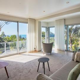 Luxury Retreat with Pool & Views, hotel v mestu São Roque
