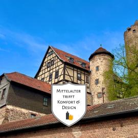 Amalias Burgwohnung - stilvolles Apartment mit Aufzug & Garten in der Hinterburg Schlitz - 2 Schlafzimmer, Parkplatz, Historisches Flair für Paare & Ruhesuchende