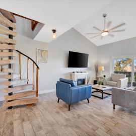 Beach Access & Heated Pool Resort Condo for 8