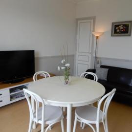 CAPRICES DE MER Appartement 1 A 2 PERS AVEC GRAND BALCON ET VUE PANORAMIQUE 300 M PLAGE LIT QUEEN SIZE PETIT DEJEUNER EN OPTION