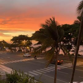 Beautiful Oceanfront Apartment Private Balcony