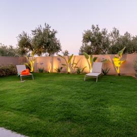 Mystrali 2BD Modern Apt with Private Garden