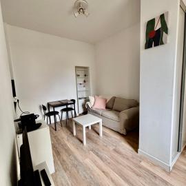 Les Capucins.Appartement élégant,Vue sur le jardin – hotel w mieście Brest