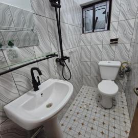 G and E Guesthouse، فندق في Kumba