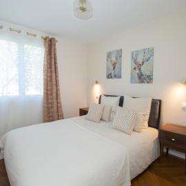 Luxe Neuf - Parking Rue Gratuit - 4mn à pied Gare RER B Arcueil Cachan - 10mn Paris RERB - AC - Climatisation - Netflix inclus - From 1 to 6 guests, hotelli kohteessa Cachan