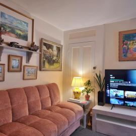 Canterbury within the city wall - Sleeps 7 - Pet-Friendly with Garden