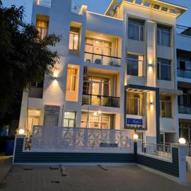Boutique Stay for Family On Manali Expressway, hotel em Lāndrān