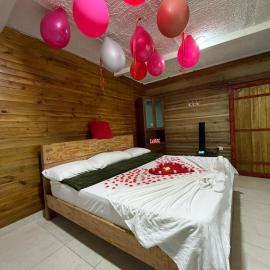 Cabaña tipo glamping con jacuzzi y malla catamaran en finca la fortuna, hotel a La Concepción