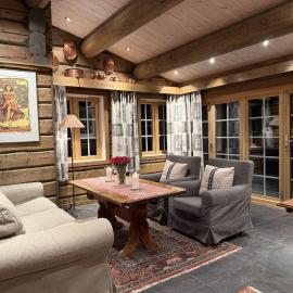 Large cottage with beautiful view in Trysil، فندق في تريسيل
