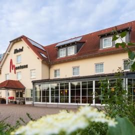 Hotel Montana Lauenau, готель у місті Lauenau