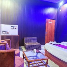 The Hotel Moon, khách sạn ở Pāonta Sāhib