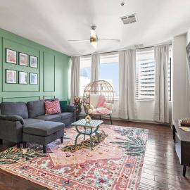 Beautiful Apt in Downtown w/Pool | Indoor Parking