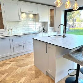 A Detached Bungalow near the New Forest - Large Garden- Parking - Pets Allowed, hotel a Ringwood